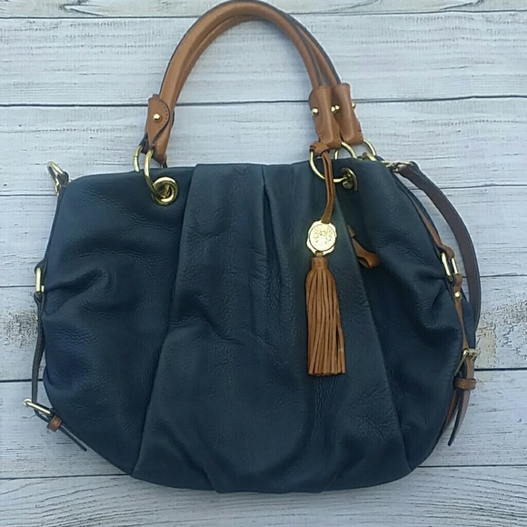 Vince Camuto Handbags - Vince Camuto pebbled leather handbag